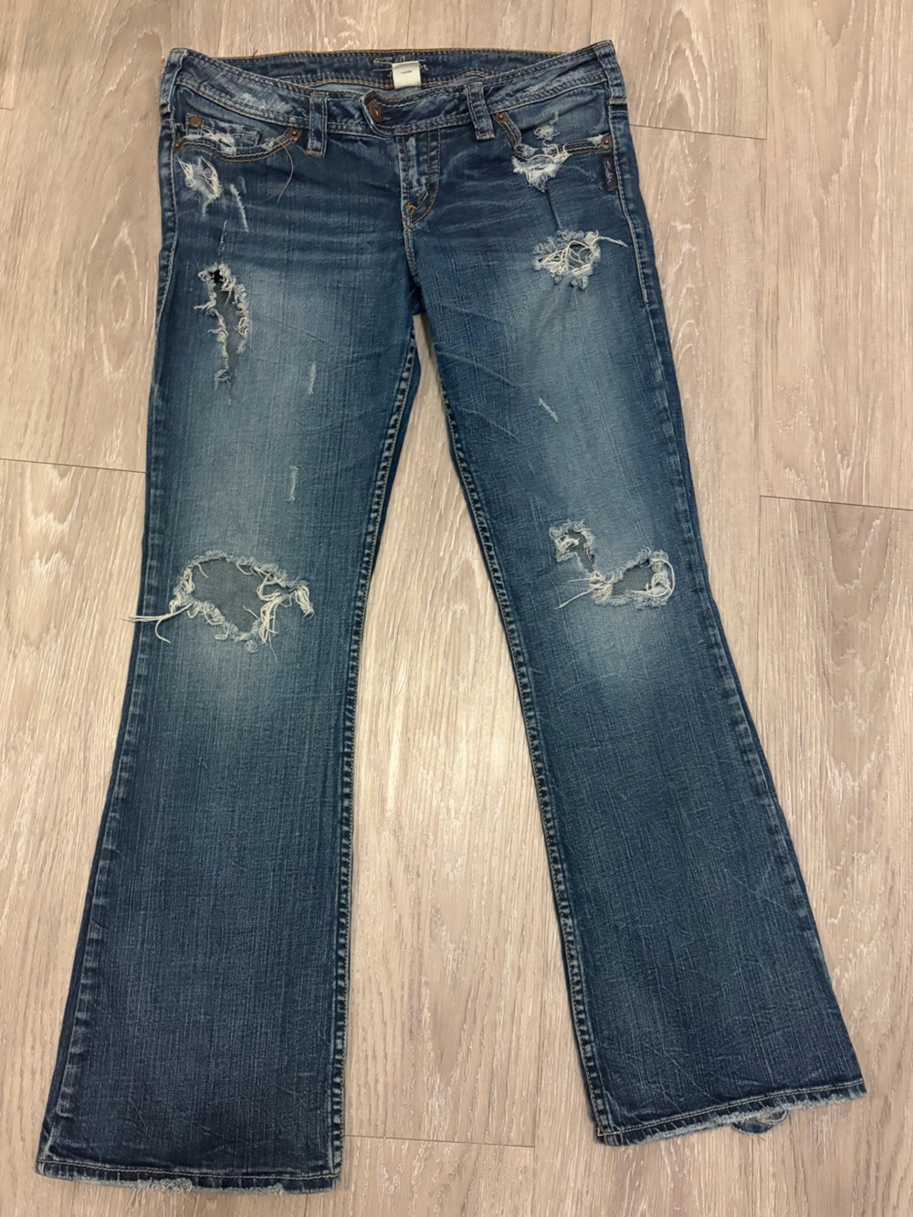Silver Jeans 30 Women’s Distressed Blue Denim Jeans